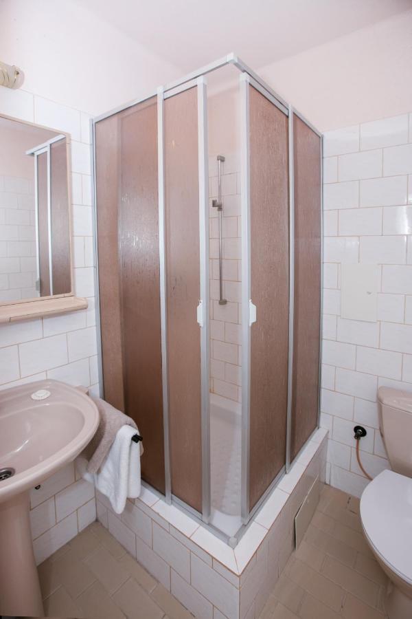 Hotel-Pension Kamyk Прага Экстерьер фото
